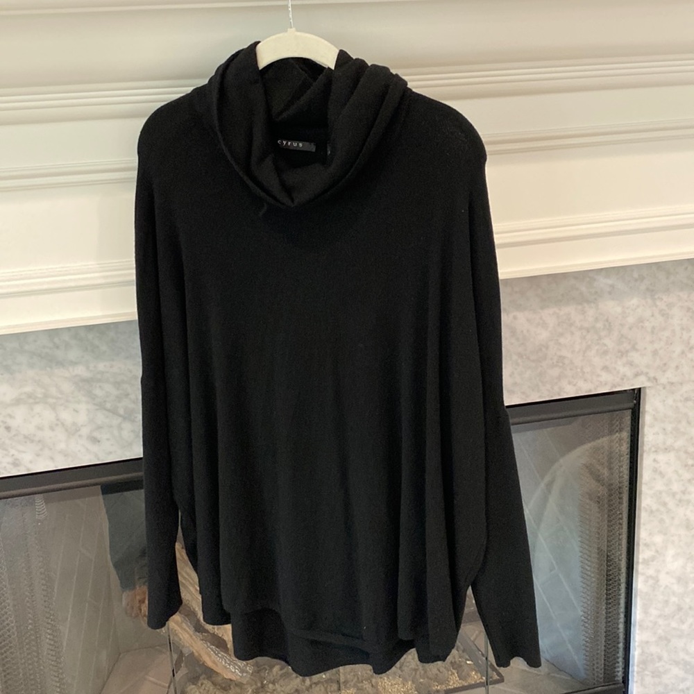 CYRUS Black Turtleneck